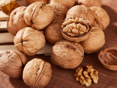 Akhrot (California Wallnuts With Shell)