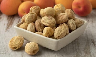 Khurmani (Dried Apricot With Seeds)